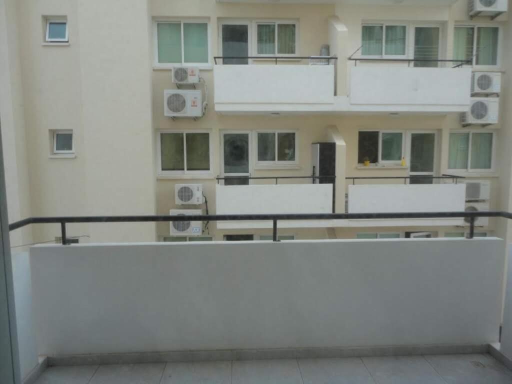 Apartments Mackenzie 1+1 Larnaka Exterior foto